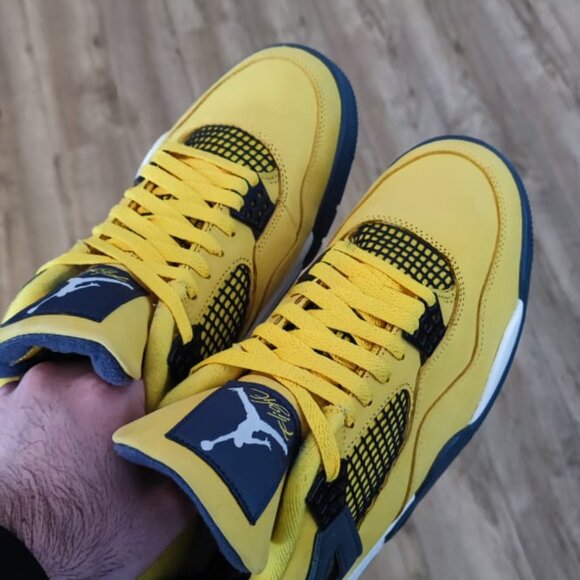 Jordan 4 Retro Lightning (2021) - Picture 7 of 8